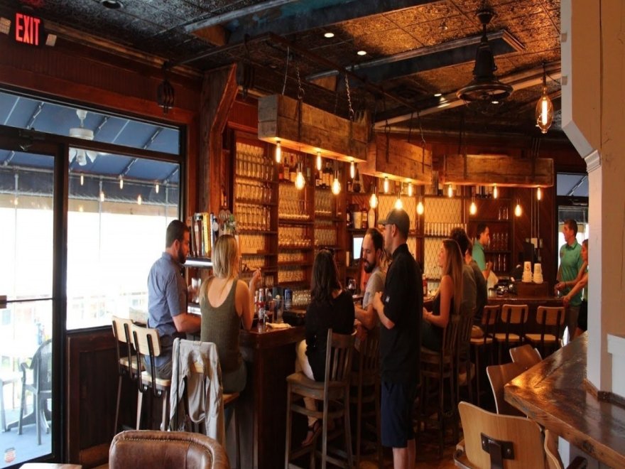 Tailchasers Restaurant & Dock Bar